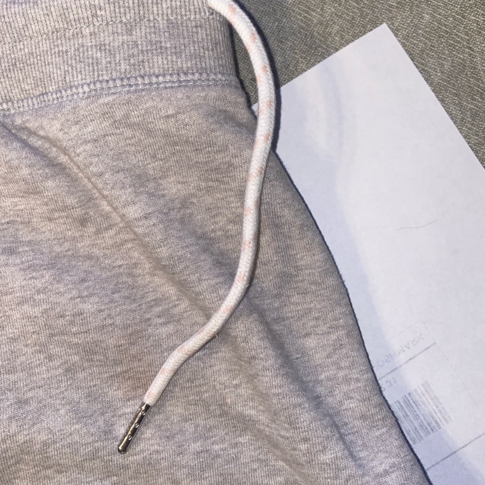 Women’s Reebok Shorts - Picture 4 of 6
